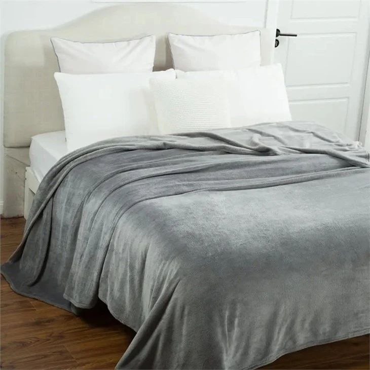 China 100% Polyester Polar Fleece Blanket