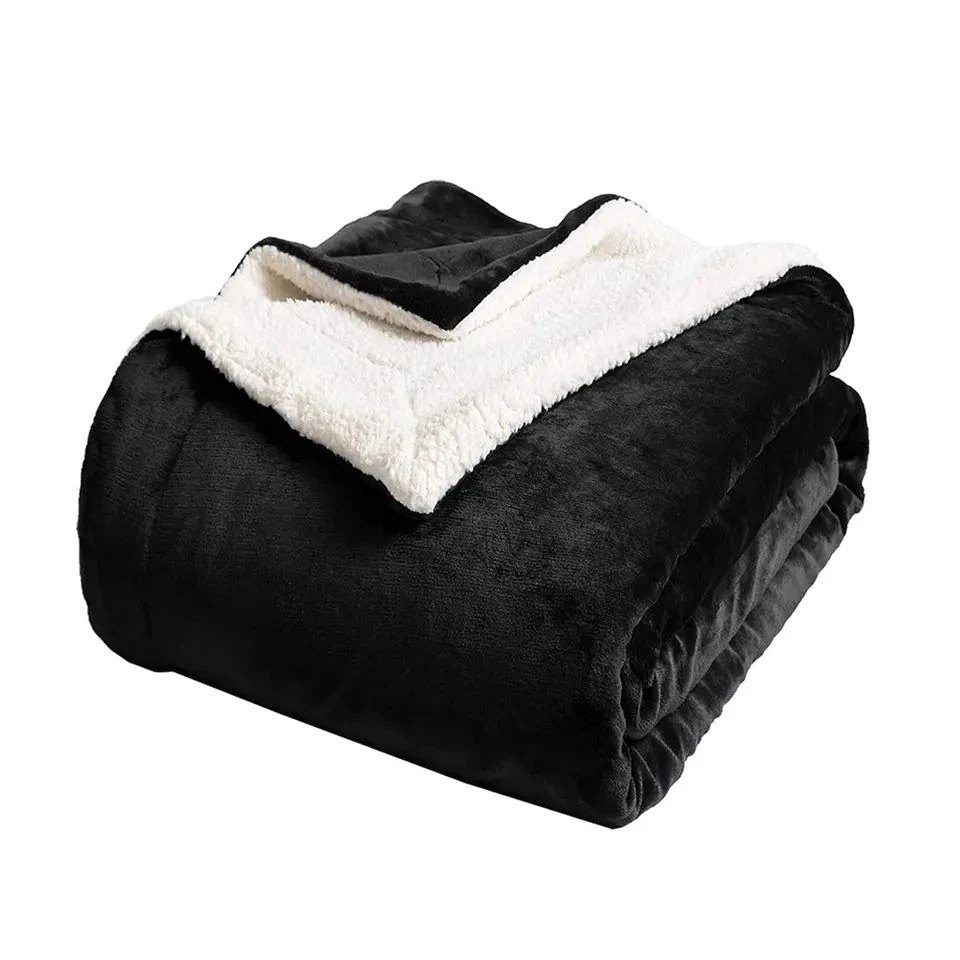 Qora Sherpa adyol